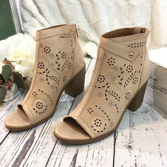 Vintage 93 Buckle store Imelda ankle booties nwob - Picture 4 of 6